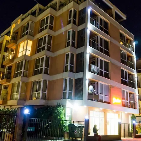 Darius Hstl ساني بيتش