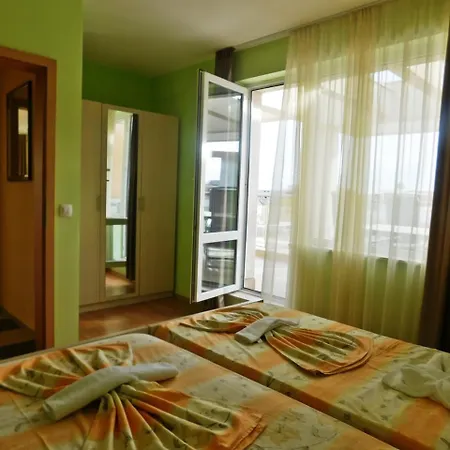 Darius Hstl 3* ساني بيتش