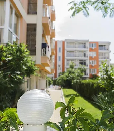 Darius Hstl Слънчев бряг