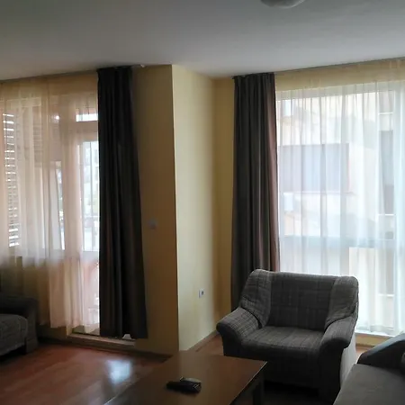 Darius Hstl サニービーチ