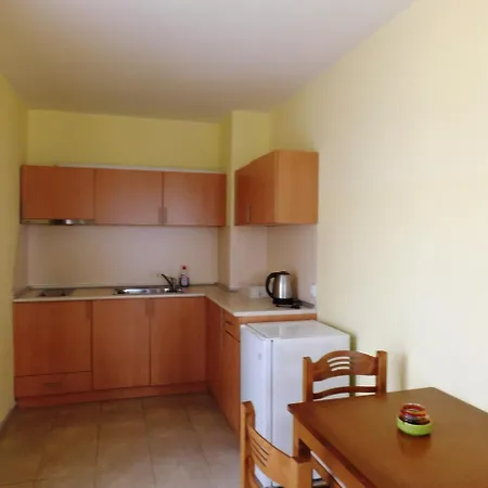 Darius Hstl サニービーチ