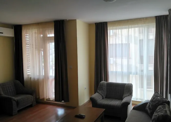 Darius Hstl Słoneczny Brzeg