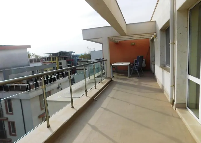 Darius Hstl Slantchev Briag